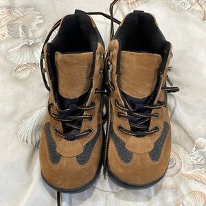 Sonoma Peaks hiking/walking boots. Women’s ankle height. Perfect condition